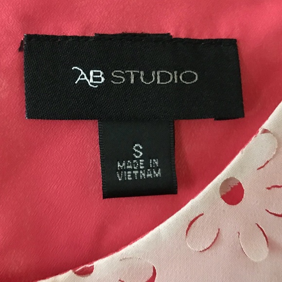 AB Studio Top - Picture 2 of 3